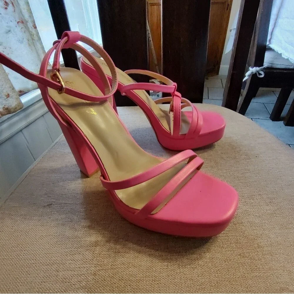 Barbiecore Hot Pink Platform Block Heel Sandals Strappy Vegan Leather Women’s 7